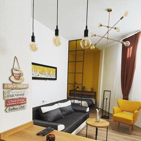 Ora-Prn, Studio Apartment In The City Centre プリシュティナ エクステリア 写真